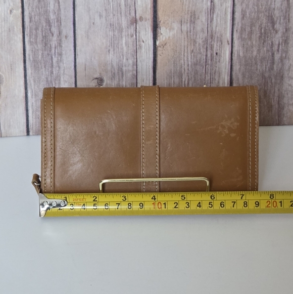 Burberry Tan Leather Wallet - Picture 5 of 16